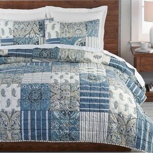 Pottery Barn MacKenna Paisley Patchwork Quilt King Size and Two Shams Rare